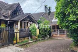 Jual Rumah Bagus Siap Huni LB 180m2 di Serpong Utara, Tangerang Selatan Jual Rumah Bagus Siap Huni LB 180m2 di Serpong Utara, Tangerang Selatan