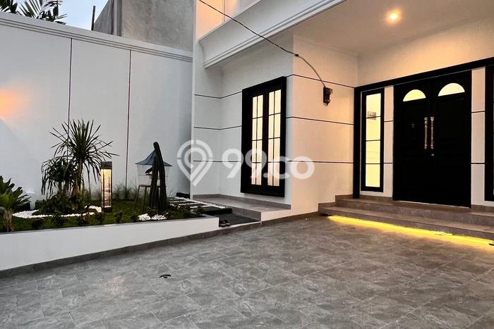 Hunian Mewah Dijual LT 200m2 di Serpong, Tangerang Selatan Hunian Mewah Dijual LT 200m2 di Serpong, Tangerang Selatan