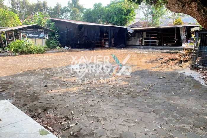 Unit Komersial Dijual di Batu Batu Luas Bangunan 209m2 Unit Komersial Dijual di Batu Batu Luas Bangunan 209m2