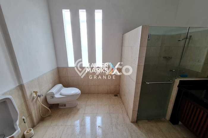 Jual Rumah Mewah Megah Dengan View Eksklusif di Villa Puncak Tidar, Malang Jual Rumah Mewah Megah Dengan View Eksklusif di Villa Puncak Tidar, Malang