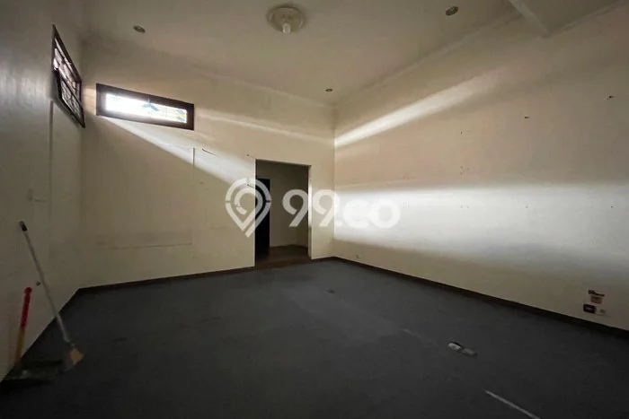Lokasi strategis! Rumah siap pakai dikontrakkan di Klojen LB 300m2 Lokasi strategis! Rumah siap pakai dikontrakkan di Klojen LB 300m2