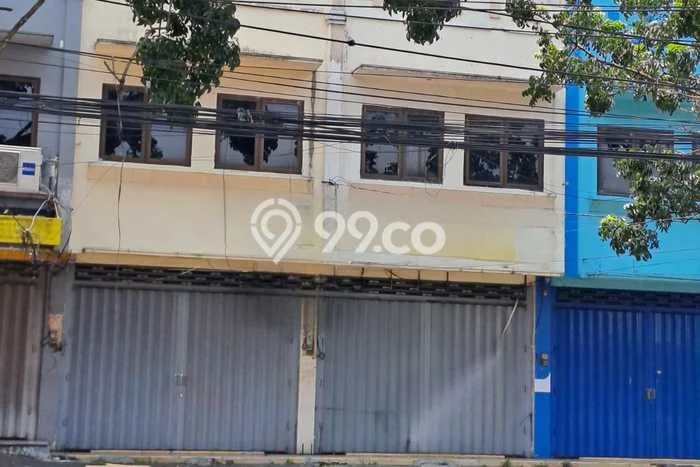 Area Strategis! Disewakan Ruko Lokasi Blimbing, Malang Cocok untuk Bisnis Area Strategis! Disewakan Ruko Lokasi Blimbing, Malang Cocok untuk Bisnis