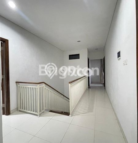 Rumah Bagus Siap Pakai Di Kartasura Luas 250m2 Lokasi Strategis Rumah Bagus Siap Pakai Di Kartasura Luas 250m2 Lokasi Strategis