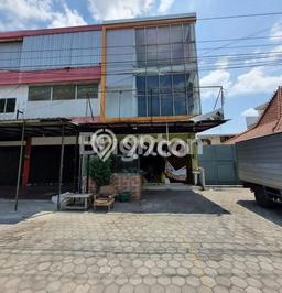Ruko Area Strategis di Jaten, Luas 270m2m², Disewakan, Pusat Bisnis Ruko Area Strategis di Jaten, Luas 270m2m², Disewakan, Pusat Bisnis