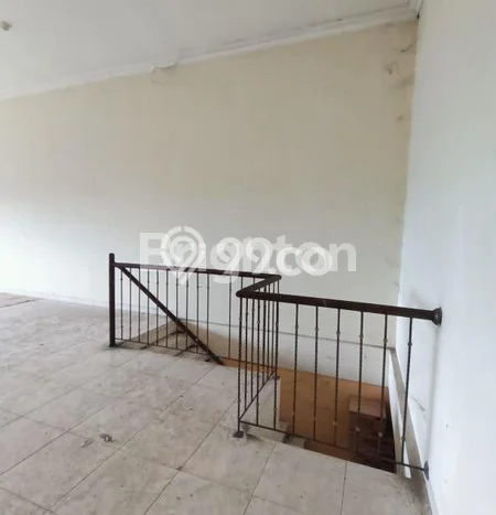 Ruko di Magelang Selatan, Luas 200m2m², Lokasi Premium, Siap Usaha Ruko di Magelang Selatan, Luas 200m2m², Lokasi Premium, Siap Usaha