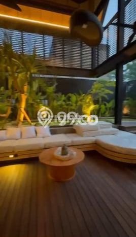 Rumah Mewah LB 355m2 Siap Huni Desain Elegan di Canggu, Badung Rumah Mewah LB 355m2 Siap Huni Desain Elegan di Canggu, Badung