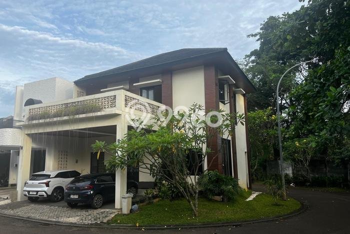 For Sale Rumah Mewah Exclusive di BSD, Tangerang Selatan For Sale Rumah Mewah Exclusive di BSD, Tangerang Selatan