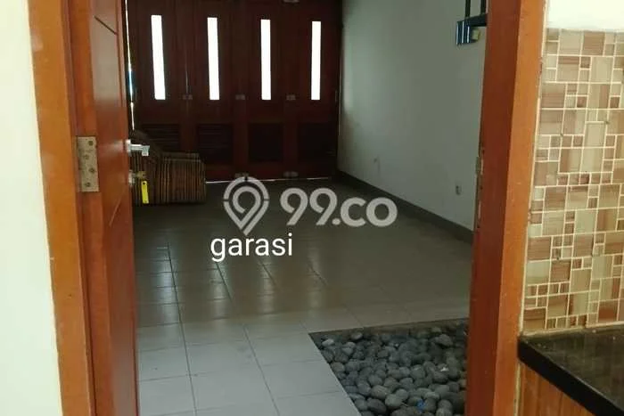 Disewakan Rumah Murah di Jatiwaringin Jakarta Timur Punya 5 KT Disewakan Rumah Murah di Jatiwaringin Jakarta Timur Punya 5 KT