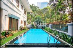 Rumah di Kebayoran Lama, 4 KT, Lingkungan Asri, Luas 550m² LB 450m² Rumah di Kebayoran Lama, 4 KT, Lingkungan Asri, Luas 550m² LB 450m²