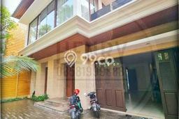 Rumah Tenang di Pondok Indah, 3 KM, Luas 400m² Bangunan 500m² Rumah Tenang di Pondok Indah, 3 KM, Luas 400m² Bangunan 500m²