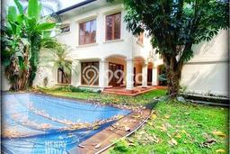 JUAL CEPAT! Rumah Siap Huni Area Strategis Kemang, Luas 700m² Bangunan 900m² JUAL CEPAT! Rumah Siap Huni Area Strategis Kemang, Luas 700m² Bangunan 900m²