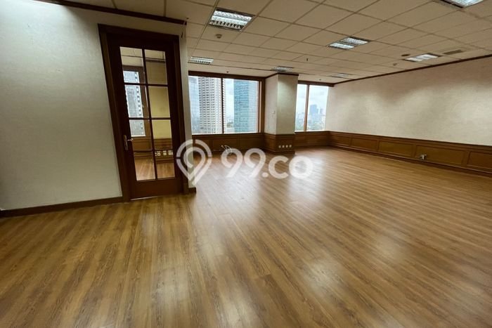 Unit Kantor Tersedia di Sudirman Spesifikasi LB 250m2 Unit Kantor Tersedia di Sudirman Spesifikasi LB 250m2