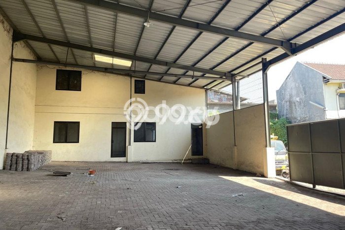 FOR SALE! Gudang di Tandes Surabaya, LT 1800m2, LB 1440m2 FOR SALE! Gudang di Tandes Surabaya, LT 1800m2, LB 1440m2