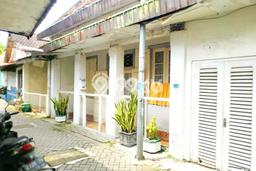 Hunian Cantik Modern Lb 140m2 di Genteng, Surabaya Hunian Cantik Modern Lb 140m2 di Genteng, Surabaya