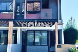 Rumah Strategis Modern Lb 111m2 di Mulyorejo, Surabaya Rumah Strategis Modern Lb 111m2 di Mulyorejo, Surabaya