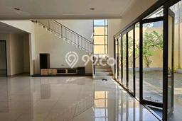 Lokasi strategis! Rumah siap pakai disewakan di BSD LB 220m2 Lokasi strategis! Rumah siap pakai disewakan di BSD LB 220m2
