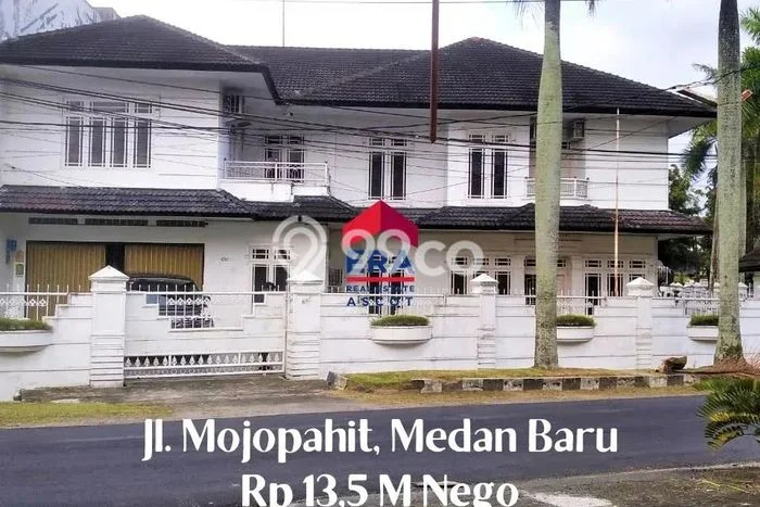 Siap Huni Rumah Mewah 5 Kamar di Medan Baru Dekat ke Mana Pun Siap Huni Rumah Mewah 5 Kamar di Medan Baru Dekat ke Mana Pun