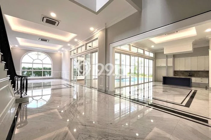 Siap Huni Rumah Mewah 4 Kamar di Menteng Dekat ke Mana Pun Siap Huni Rumah Mewah 4 Kamar di Menteng Dekat ke Mana Pun