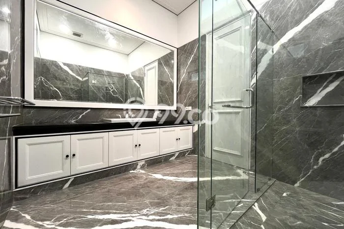 Siap Huni Rumah Mewah 4 Kamar di Menteng Dekat ke Mana Pun Siap Huni Rumah Mewah 4 Kamar di Menteng Dekat ke Mana Pun