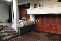 Rumah Elit Modern Tanpa Renovasi di Senopati Jakarta Selatan Rumah Elit Modern Tanpa Renovasi di Senopati Jakarta Selatan
