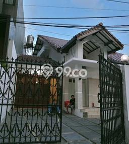 Rumah Elit Modern Tanpa Renovasi di Pakubuwono Jakarta Selatan Rumah Elit Modern Tanpa Renovasi di Pakubuwono Jakarta Selatan