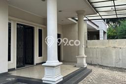 Rumah Luxury Modern Tanpa Renovasi di Pondok Indah Jakarta Selatan Rumah Luxury Modern Tanpa Renovasi di Pondok Indah Jakarta Selatan