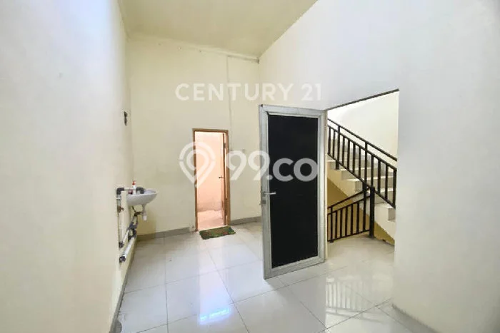 Ruko Lokasi Strategis Kawasan Cempaka Putih, Luas 225m2m², For Rent, Kawasan Bisnis Ruko Lokasi Strategis Kawasan Cempaka Putih, Luas 225m2m², For Rent, Kawasan Bisnis