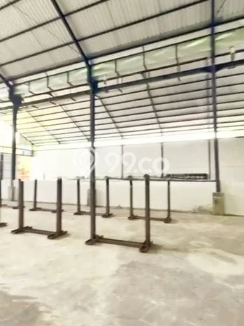 Unit Gudang Disewakan di Keramas di Area Ramai & Strategis Unit Gudang Disewakan di Keramas di Area Ramai & Strategis