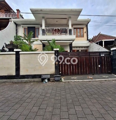 Rumah Mewah LB 390m2 Siap Pakai Desain Elegan di Kesiman, Denpasar Rumah Mewah LB 390m2 Siap Pakai Desain Elegan di Kesiman, Denpasar