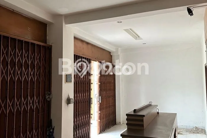 Ruko untuk Disewa di Pusat Jakarta Barat Luas Bangunan 600m2 Ruko untuk Disewa di Pusat Jakarta Barat Luas Bangunan 600m2