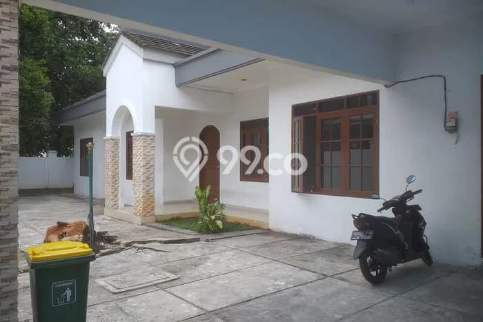 Lokasi strategis! Rumah siap pakai dikontrakkan di Cempaka Putih LB 277m2 Lokasi strategis! Rumah siap pakai dikontrakkan di Cempaka Putih LB 277m2