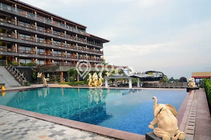 Hotel Kawasan Cisarua, Luas 100000m2m², Mainroad, Area Strategis Hotel Kawasan Cisarua, Luas 100000m2m², Mainroad, Area Strategis