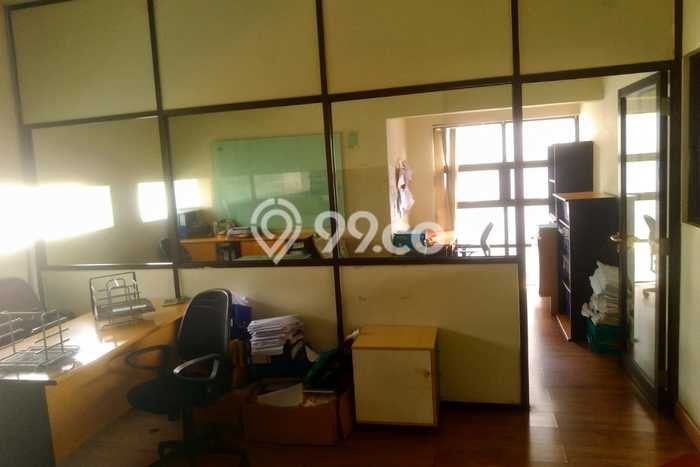 Disewakan Rumah Mewah LT 1029m2 / LB 760m2 di Kebayoran Baru, Jakarta Selatan Disewakan Rumah Mewah LT 1029m2 / LB 760m2 di Kebayoran Baru, Jakarta Selatan