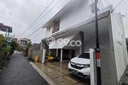 Rumah Mewah LB 190m2 Siap Pakai Desain Elegan di Pulomas, Jakarta Timur Rumah Mewah LB 190m2 Siap Pakai Desain Elegan di Pulomas, Jakarta Timur