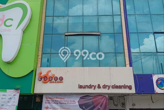 Ruko Dijual di Jakarta Timur LT 140m2 & LB 200m2 Lokasi Terbaik! Ruko Dijual di Jakarta Timur LT 140m2 & LB 200m2 Lokasi Terbaik!