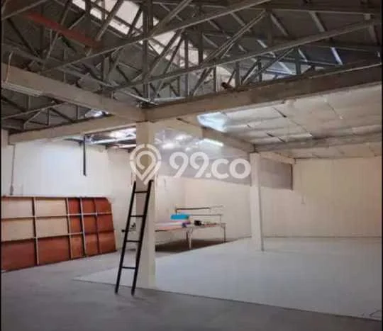 Gudang Disewa di Tangerang dengan LB 300m2 Area Komersial Ramai Gudang Disewa di Tangerang dengan LB 300m2 Area Komersial Ramai