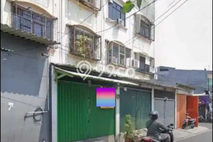 Unit Ruko Dijual di Jakarta Barat LT 44m2 & LB 130m2 Unit Ruko Dijual di Jakarta Barat LT 44m2 & LB 130m2