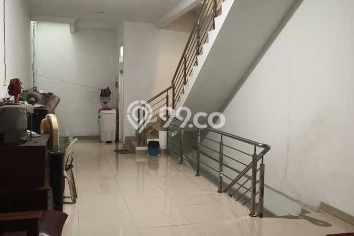 Rumah Luxury Modern Tanpa Renovasi di Jelambar Jakarta Barat Rumah Luxury Modern Tanpa Renovasi di Jelambar Jakarta Barat