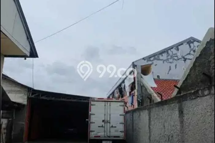 Gudang Disewa di Tangerang dengan LB 300m2 Area Komersial Ramai Gudang Disewa di Tangerang dengan LB 300m2 Area Komersial Ramai