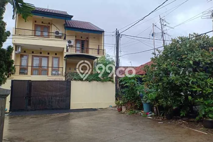 Jual Rumah Favorit Siap Huni LB 220m2 di Duren Sawit, Jakarta Timur Jual Rumah Favorit Siap Huni LB 220m2 di Duren Sawit, Jakarta Timur