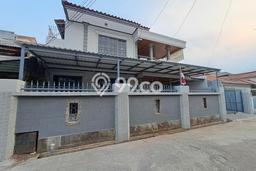 Ready to Use! Premium House LT 340m2 Desain Elegan di Jatimakmur Ready to Use! Premium House LT 340m2 Desain Elegan di Jatimakmur