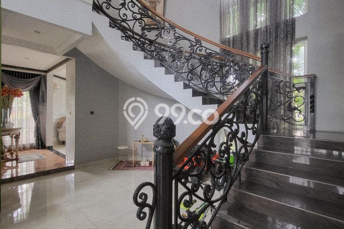 Jual Rumah Mewah Elegan Dengan View Eksklusif di Cikunir, Bekasi Jual Rumah Mewah Elegan Dengan View Eksklusif di Cikunir, Bekasi