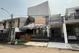 Rumah Mewah LB 285m2 Siap Pakai Desain Elegan di Bintaro, Tangerang Selatan Rumah Mewah LB 285m2 Siap Pakai Desain Elegan di Bintaro, Tangerang Selatan