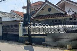 Ready to Use! Premium House LT 246m2 Desain Elegan di Cipinang Melayu Ready to Use! Premium House LT 246m2 Desain Elegan di Cipinang Melayu