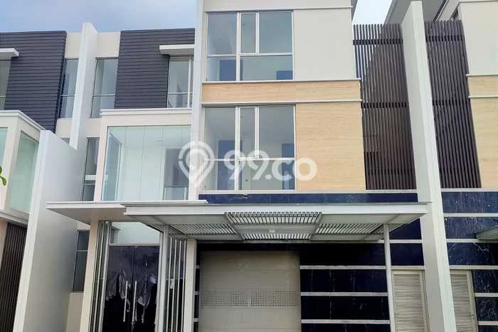 Disewakan Rumah Strategis di Pantai Indah Kapuk LT 420m2 / LB 444m2 Siap Huni Disewakan Rumah Strategis di Pantai Indah Kapuk LT 420m2 / LB 444m2 Siap Huni