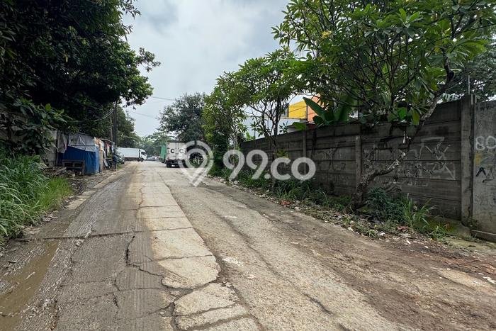 Gudang Kawasan Komersial di Depok II, Luas 900m², Mainroad Gudang Kawasan Komersial di Depok II, Luas 900m², Mainroad