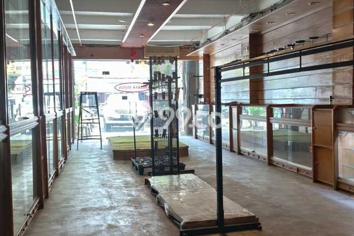 Ruko Bagus Dijual LB 240m2 Lokasi Strategis Jakarta Selatan Area Cocok untuk Bisnis Ruko Bagus Dijual LB 240m2 Lokasi Strategis Jakarta Selatan Area Cocok untuk Bisnis