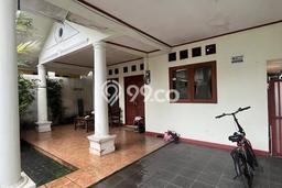Rumah Elit Modern Siap Huni di Cirendeu Jakarta Selatan Rumah Elit Modern Siap Huni di Cirendeu Jakarta Selatan