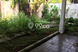 Rumah Elit Modern Tanpa Renovasi di Sektor 3 - Bintaro Tangerang Selatan Rumah Elit Modern Tanpa Renovasi di Sektor 3 - Bintaro Tangerang Selatan