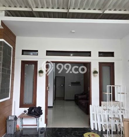 For Sale Rumah 4 Kamar Lokasi Strategis Bagus dan Strategis di Mulyosari For Sale Rumah 4 Kamar Lokasi Strategis Bagus dan Strategis di Mulyosari